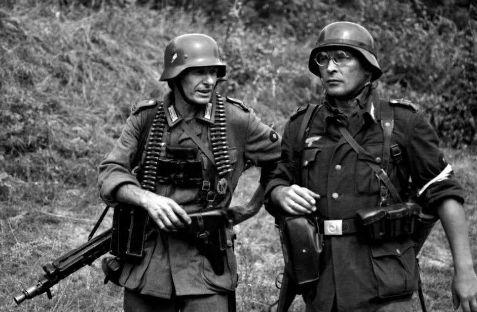 Военные сс. Немецкая армия Вермахт. Солдат СС И солдат вермахта. Солдат Германии второй мировой СС. Армия вермахта в 1941.