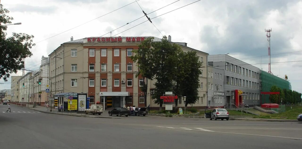 «красный маяк» на октябрьской площади ярославль. Республиканская 3 к1 ярославль. Машиностроителей красный маяк. Республиканская д 3 ярославль. Маяк на московском проспекте в ярославле.