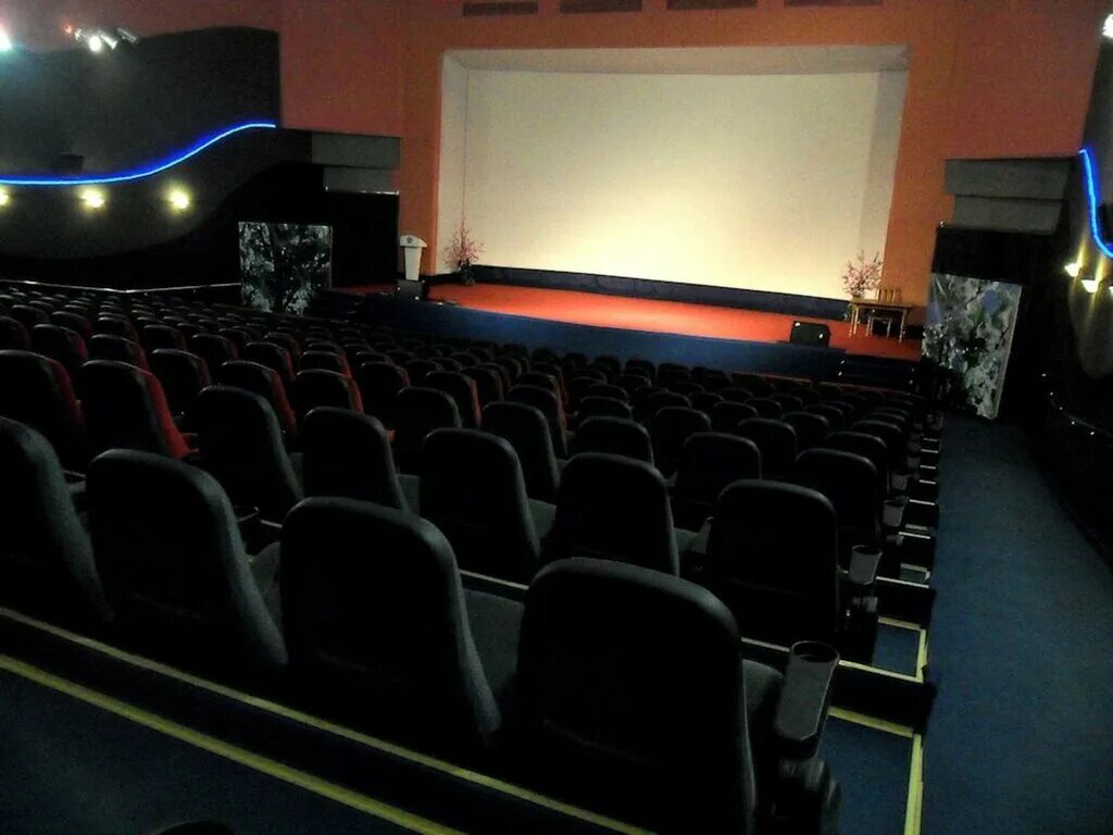 кинотеатр в пушкинском курск. кинотеатр 5 звёзд волгоград. кинотеатр пять звезд курск пушкинский зал. Mori cinema пушкино. кинотеатр люксор курск.