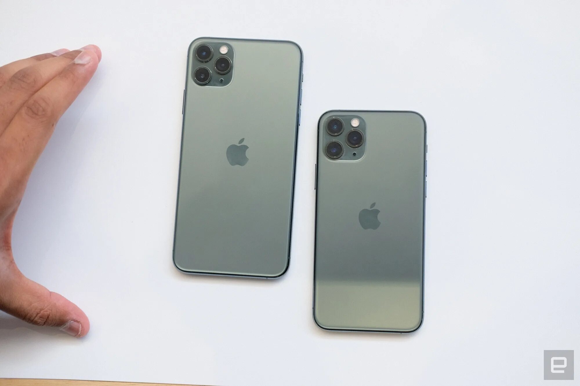 Айфон 11 про россия. Iphone 11 Pro Max. Iphone 11 Pro Max Green. Iphone 11pro Max Омск. Iphone 11 Pro Green.