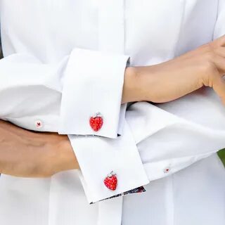 Запонки на рубашке