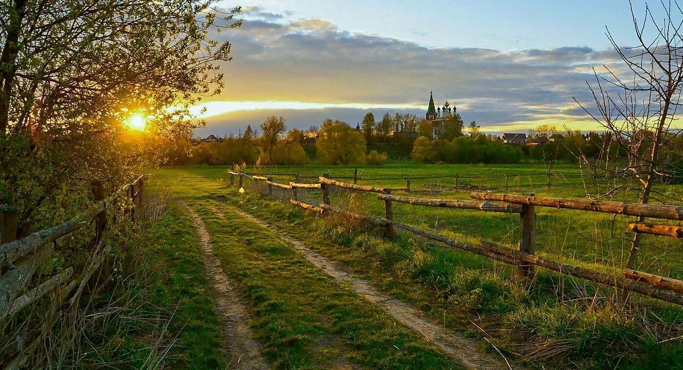 Песня природа природа минус. Родные просторы Пушгоры панорама. Река мостки рассвет деревня. Утренний пейзаж деревня Герасимов. Пейзаж деревни.