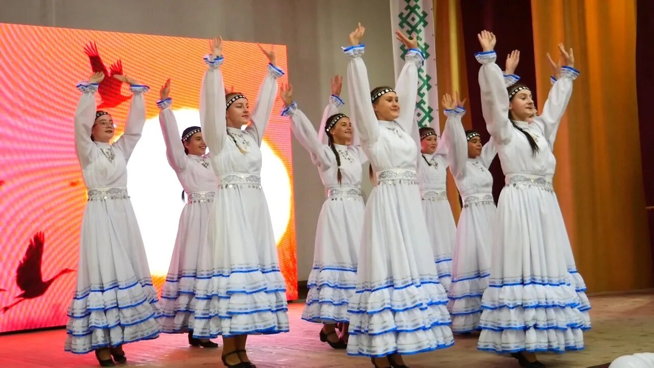 Праздник объединяет. Праздничный концерт ко дню республики башкортостан. С днем республики. День республики башкортостан. День башкирии.