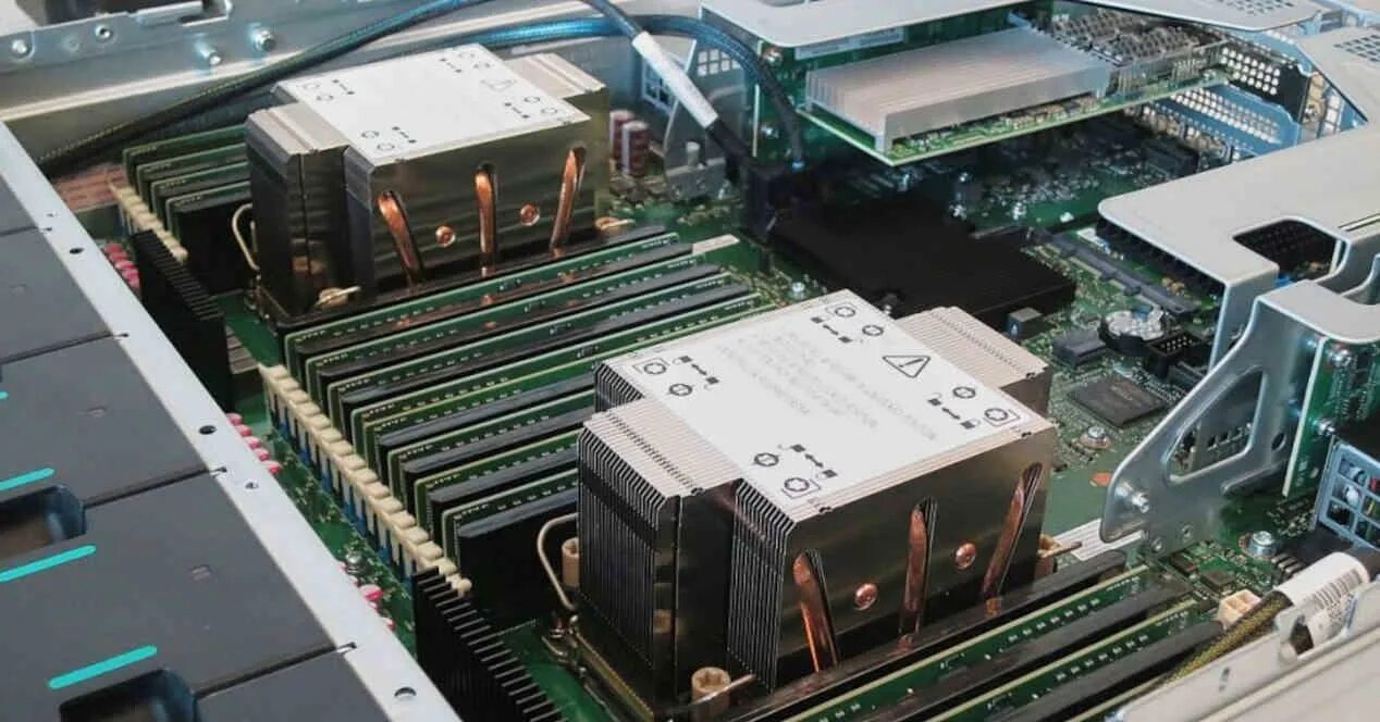 Зион процессор. Серверные процессоры Интел 2023. Intel Sapphire Rapids Server. Серверные процессоры Xeon. Сервер CPU Xeon 2800.