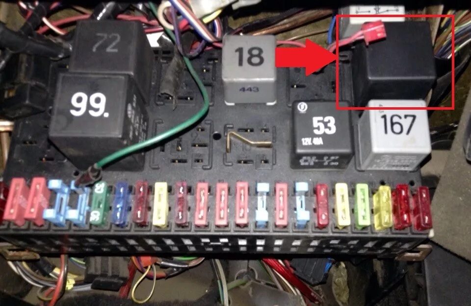 Реле поворотов Фольксваген гольф 3. Реле поворотов Фольксваген т4 1998г. Реле поворота Volkswagen Golf 3. Реле сигнала т4 Фольксваген 1992. Гольф 3 не работает