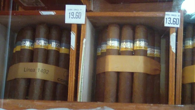 Кубинские сигареты Гавана. Кубинские сигары магазин на Кубе. Кубинские сигары на Кубе.