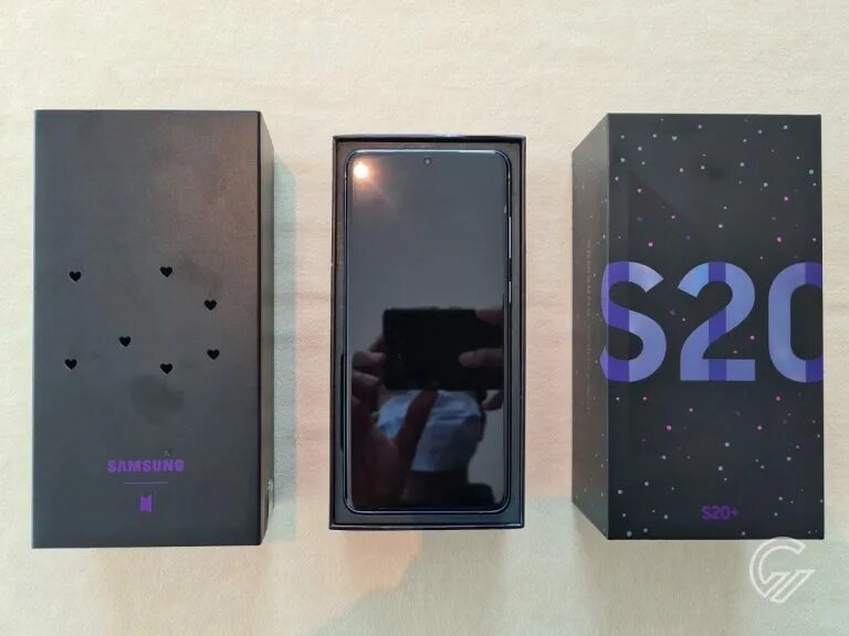 Samsung Galaxy s20+ BTS Edition. Аешис буст лухари эдишн фиолетовый. Сгибающийся телефон БТС.