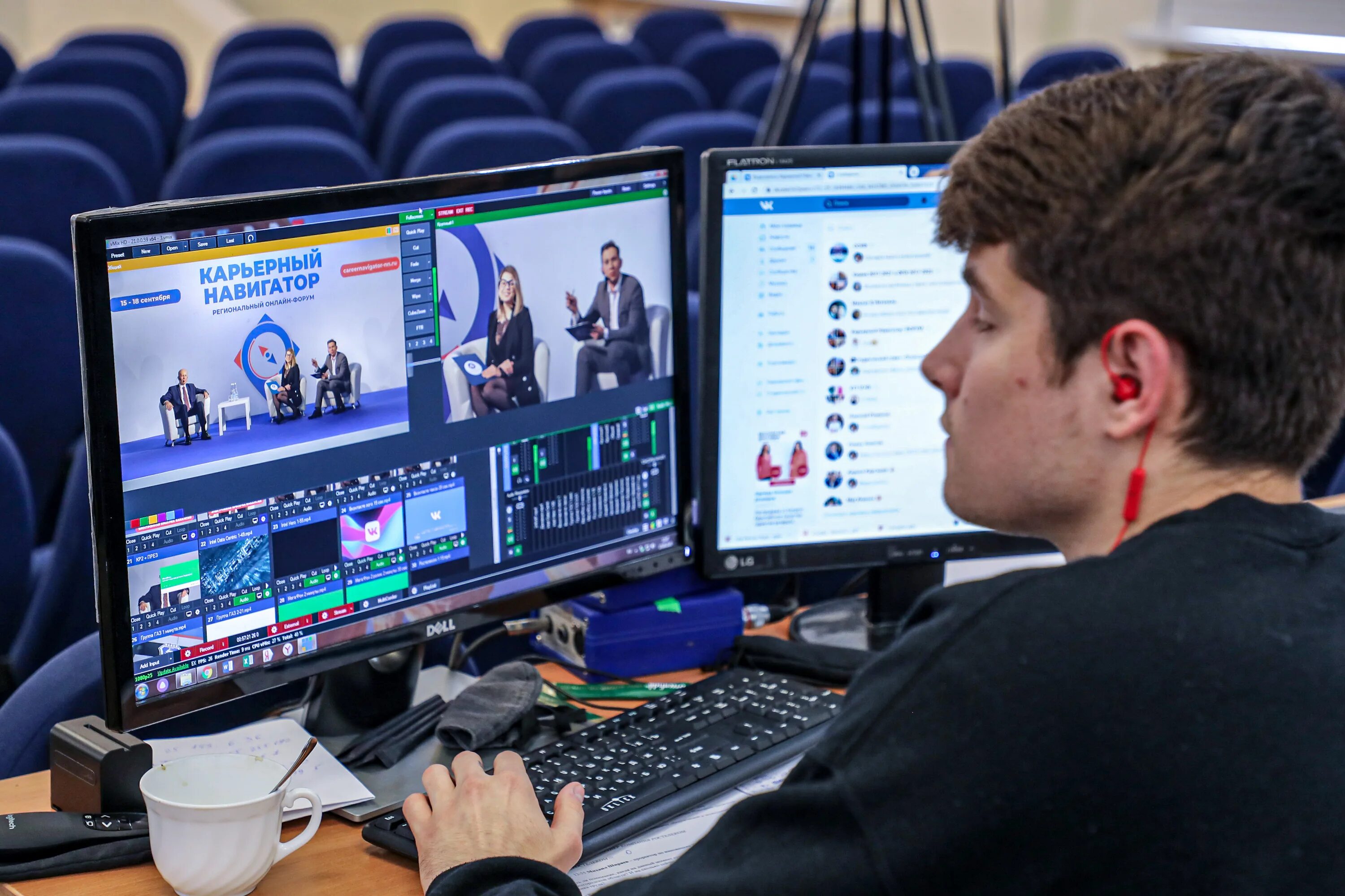 айтишники нижнего новгорода. вуз по программированию. айтишники нижнего новгорода. программист за компьютером. цифровая платформа лобачевский.