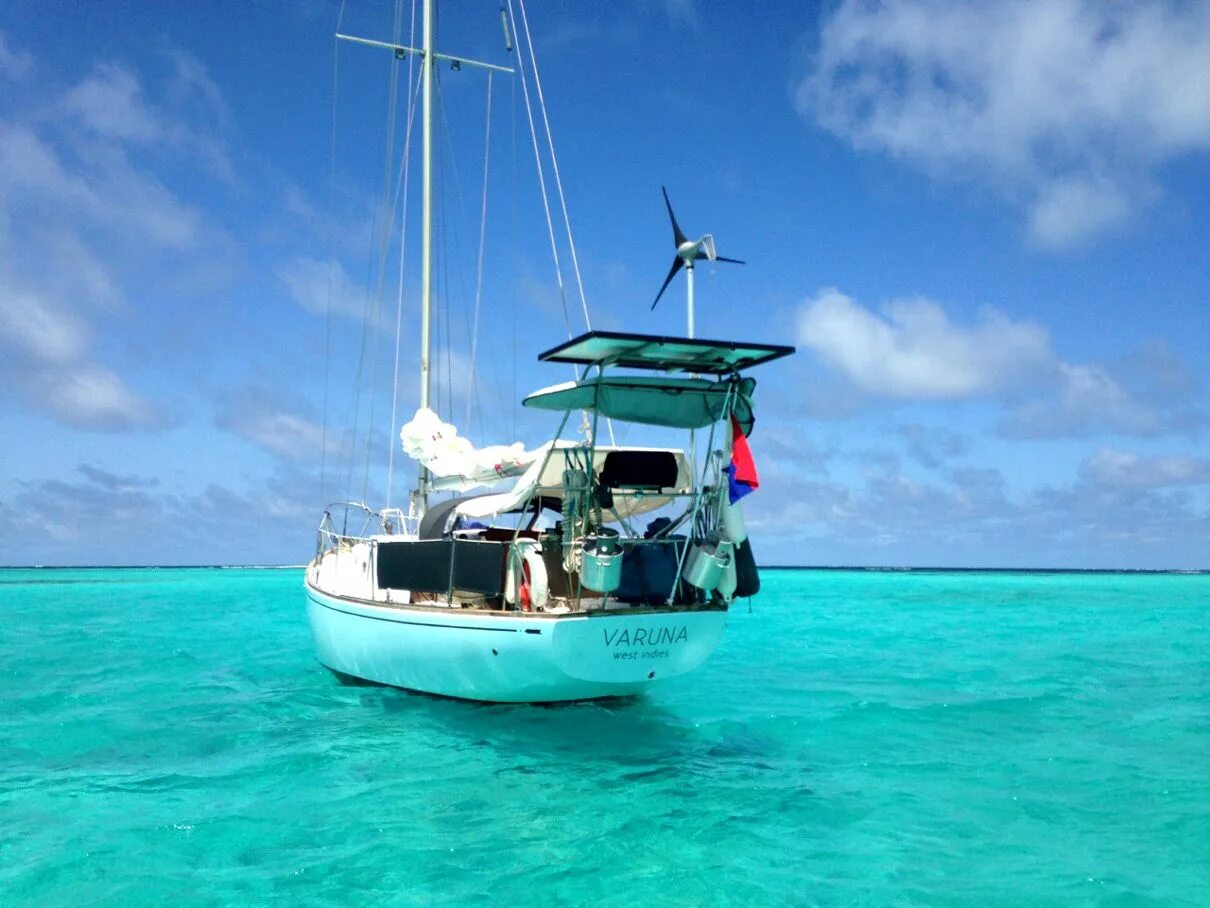 Sailing a live. Sailing a live