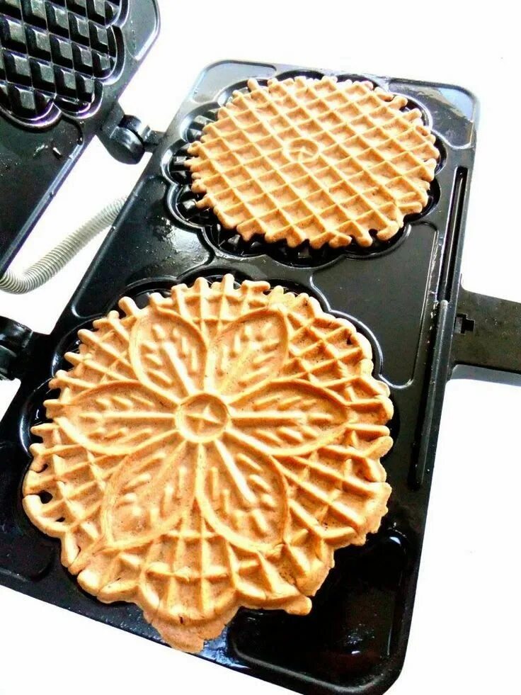 Итальянские вафли Пиццелли. Pizzelle вафельница. Вафельница для венских вафель. Вафли в вафельнице. Рецепт выпечки вафель