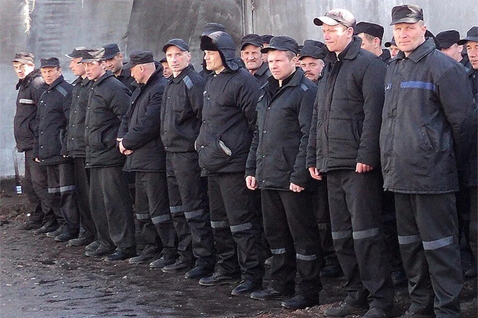 Форма осужденных. Роба осужденных. Форма осужденных. Форма осужденных. Одежда осужденных.