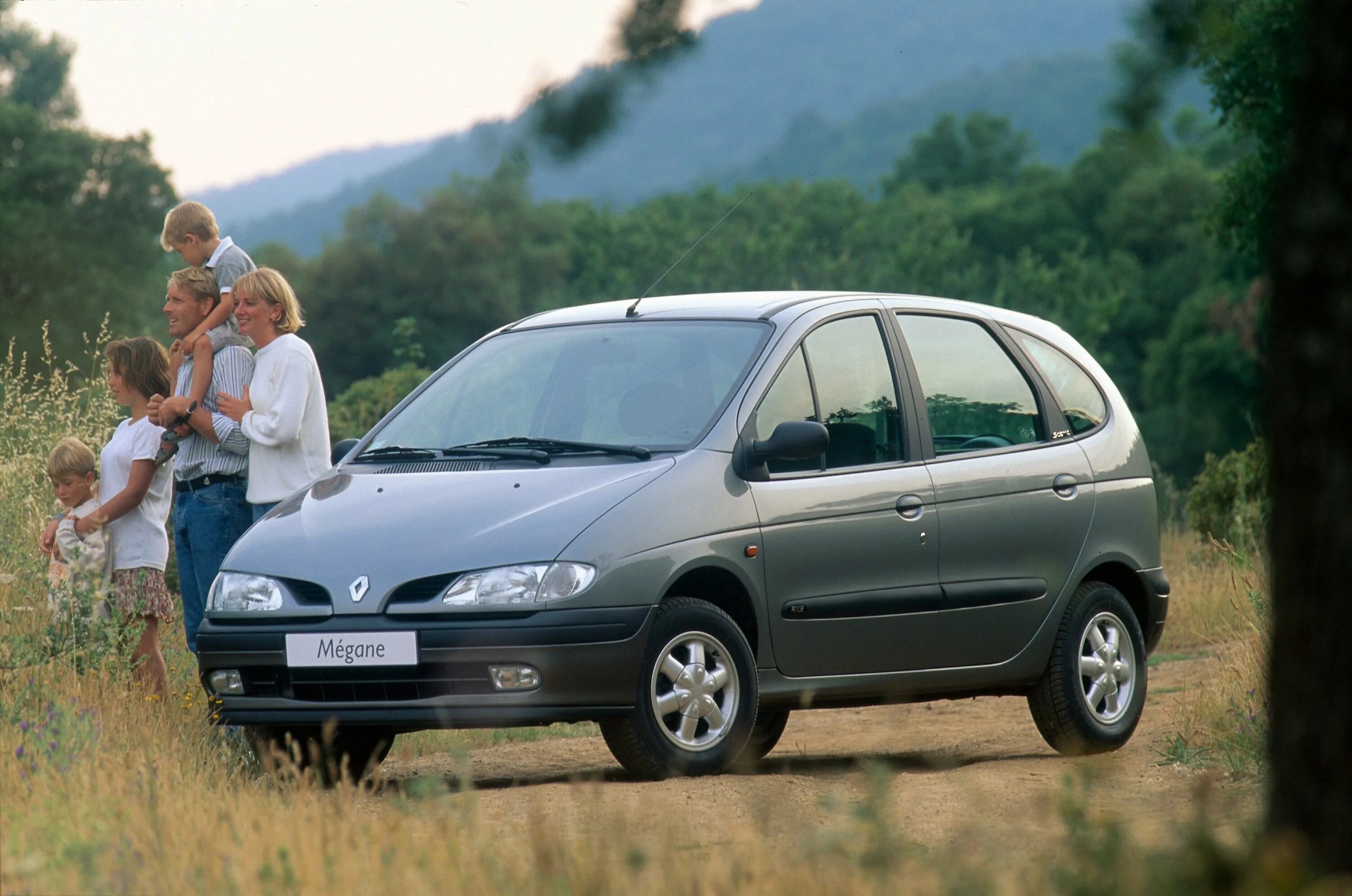 Рено сценик 1 поколения. Рено Сценик 1. Renault Megane Scenic 1997. Renault Scenic 2000. Renault Scenic, 1997.