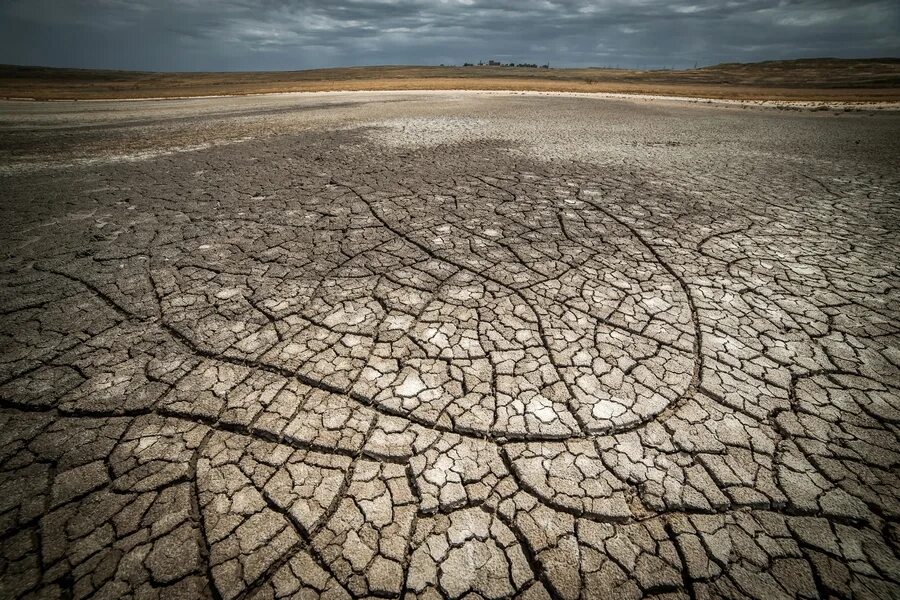 загрязнение почвы абстракция. кратер акраман фото. чад, астроблема аорунга. шрамы земли. шрамы земли.