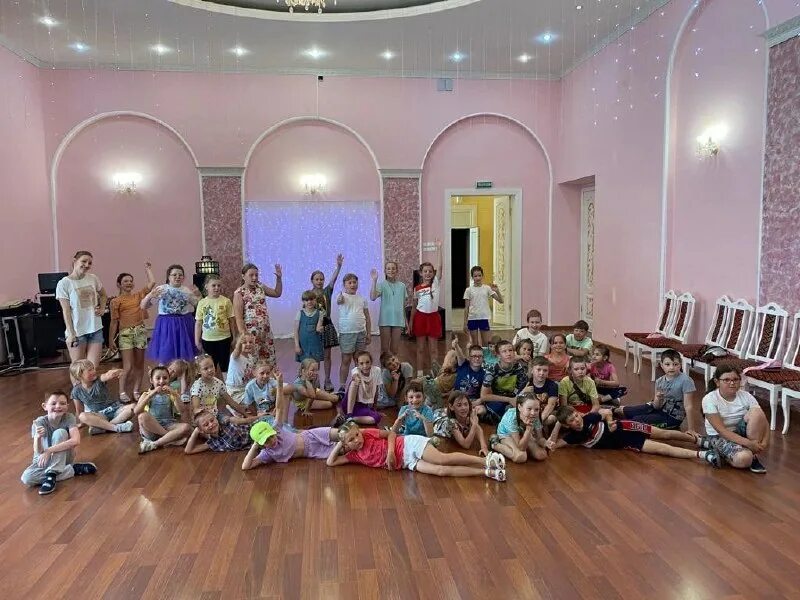 дк железнодорожников волхов. дом культуры железнодорожников волхов. загс дк железнодорожников брянск зал. городской дворец культуры волхов. дворец железнодорожников волхов.