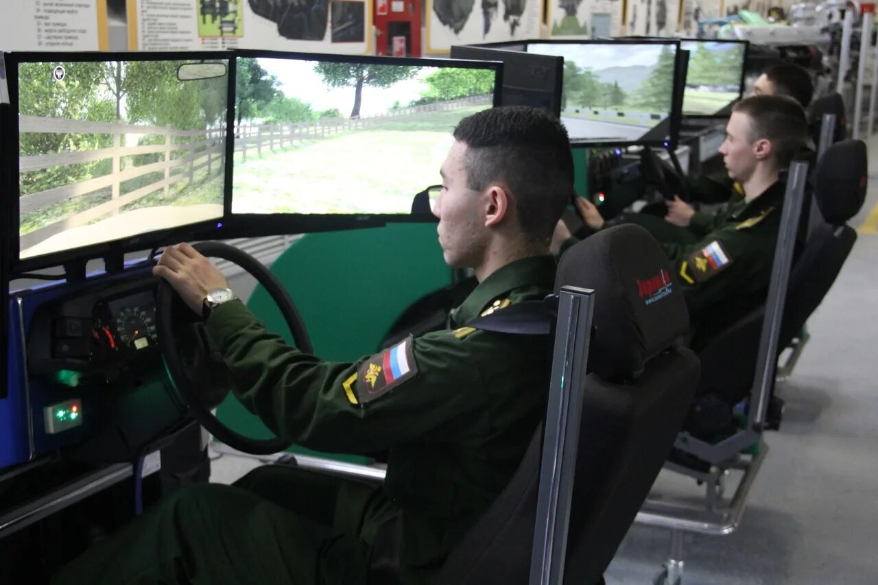 Водителю военного автомобиля. Подготовка военных водителей. Занятия с военными водителями. Учебные занятия в воинской части. Водители в ракетных войсках.