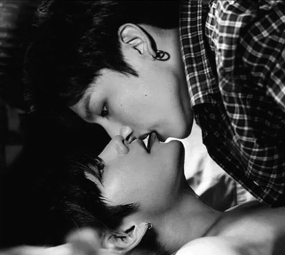Вигуки бтс 18. Вигуки bts. bts 18. викуги бтс поцелуй. бтс taekook.