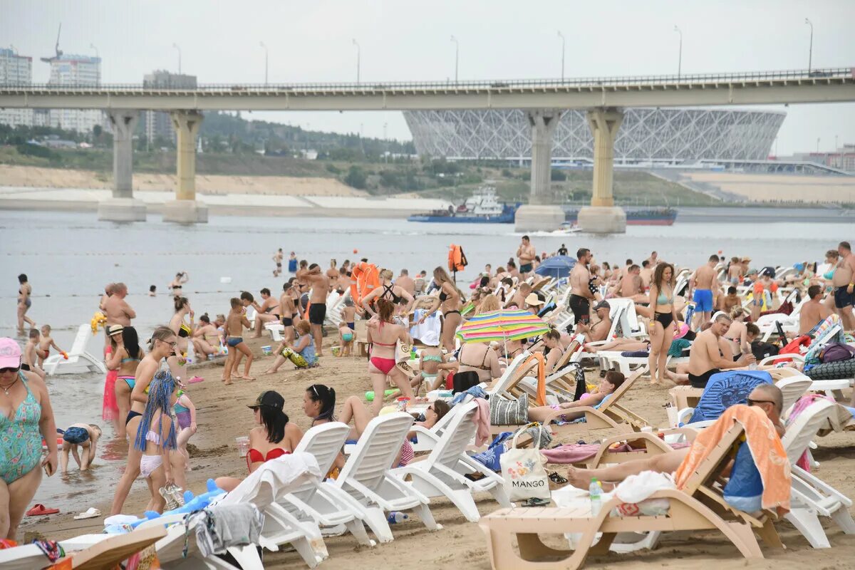 Температура воды в волгограде. Пляжи Волгограда 2023. Волгоград городской пляж. Волгоградский пляж. Пляжи Волгограда 2021.