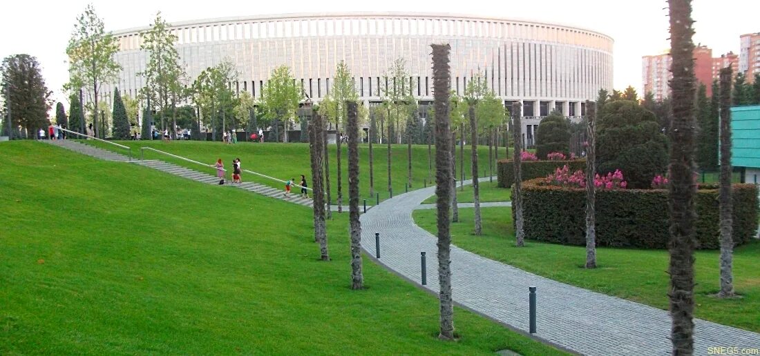 Парк Галицкого в Краснодаре весной. Стадион Краснодар парк Галицкого. Покровский парк Краснодар. Стадион парка Галицкого Центральная набережная.