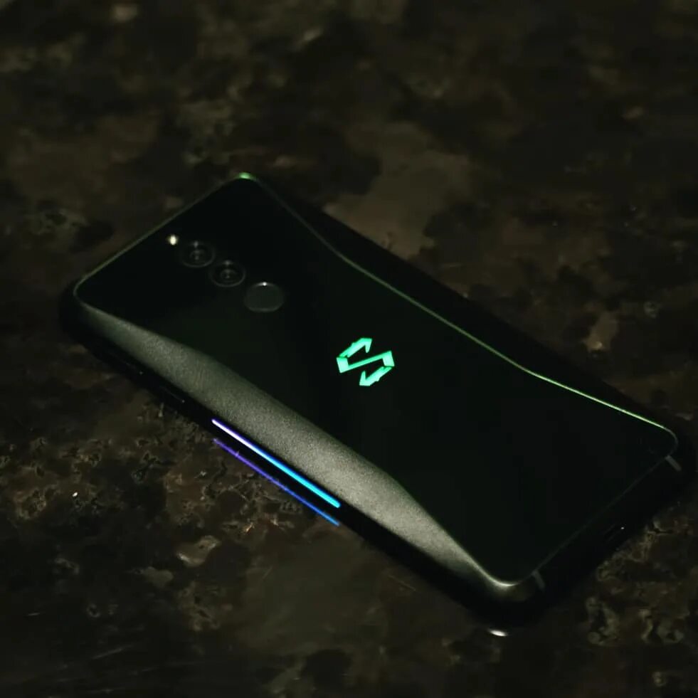 Xiaomi Black Shark Helo. Xiaomi Black Shark 2 Helo Official Video, 10gb Ram, 4000mah. Razer Блэк Шарк 2 про se. Кнопка включения Black Shark 2. Black shark gt3 часы