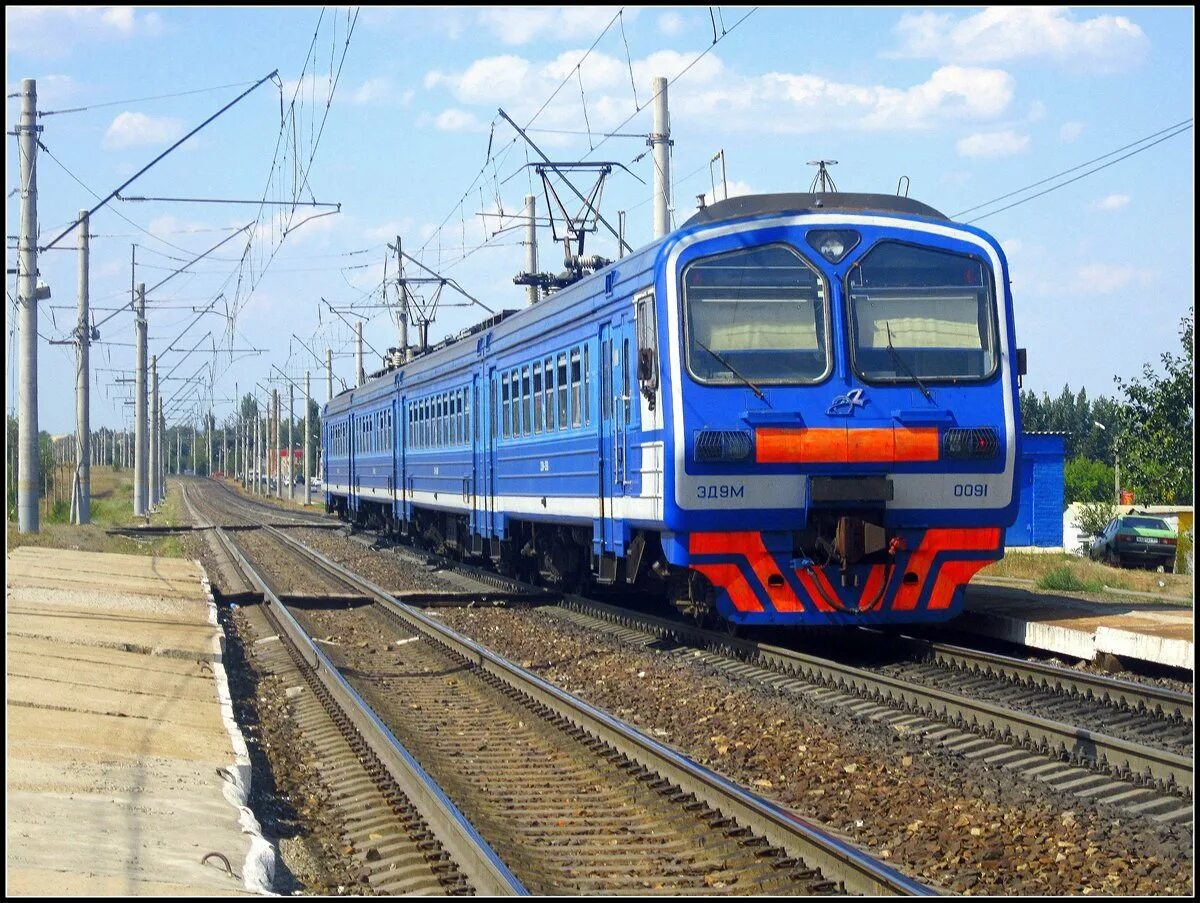 электрички. электрички лихая-ростов с каменоломней. пригородный поезд. электричка лихая глубокая. электричка каменск глубокая.