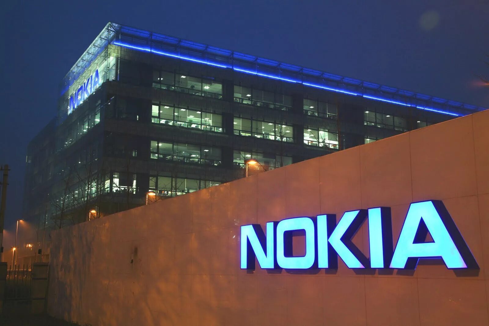 Завод нокиа в финляндии. Nokia финляндия. Nokia компания. Nokia офис. Штаб квартира нокиа.