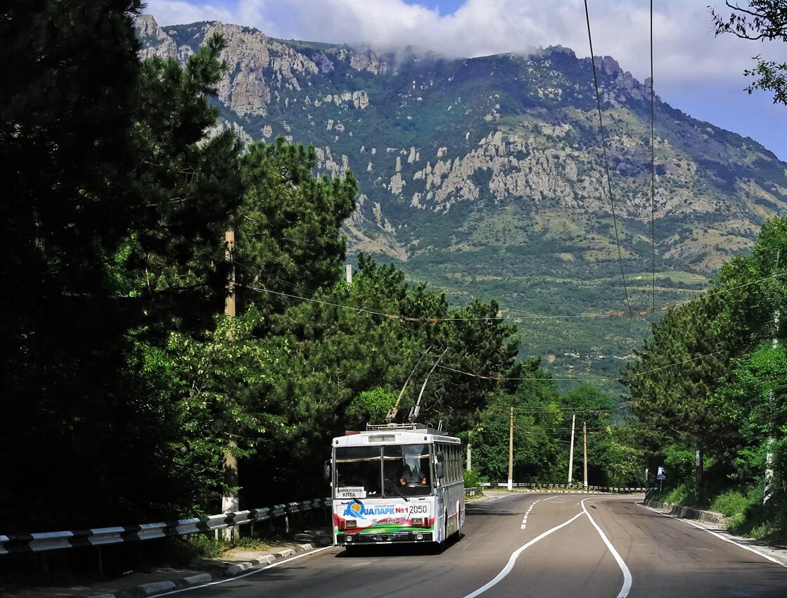 Протяженность маршрута симферополь ялта. Дорога Симферополь Алушта Ялта. Трасса Симферополь Ялта. Троллейбусная трасса Симферополь Ялта. Трасса Симферополь Алушта.