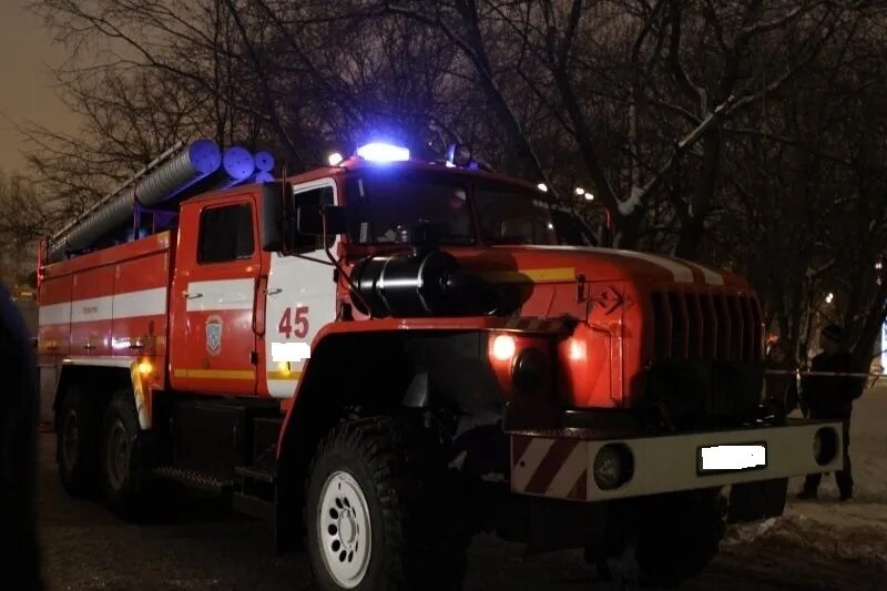 Спецсигнал пожарной машины. Мигалки пожарной машины. Спецсигнал пожарной машины. Проблесковый маячок пожарной машины. Пожарная машина маячок.