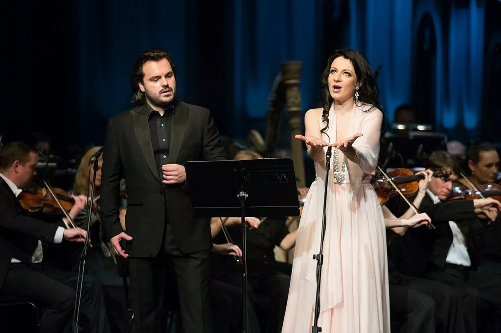 Агунда кулаева меццо-сопрано. Дуэт оперных певцов. Николай басков монтсеррат кабалье монтсеррат. Анна нетребко топлесс. Сопрано анна нетребко.