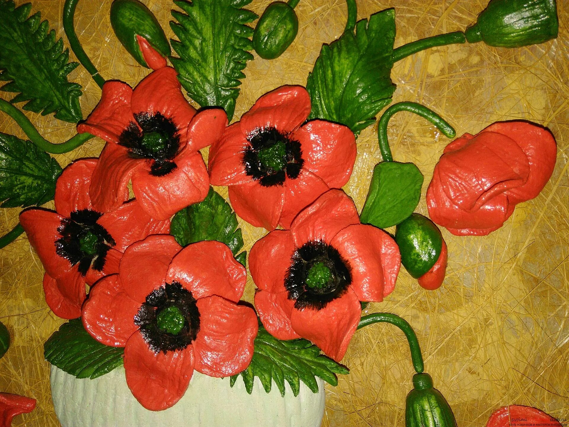 Цветы из соленого теста мастер класс. Как сделать маки из теста. Поделка маки. Картины из соленого теста. Панно маки из соленого теста.