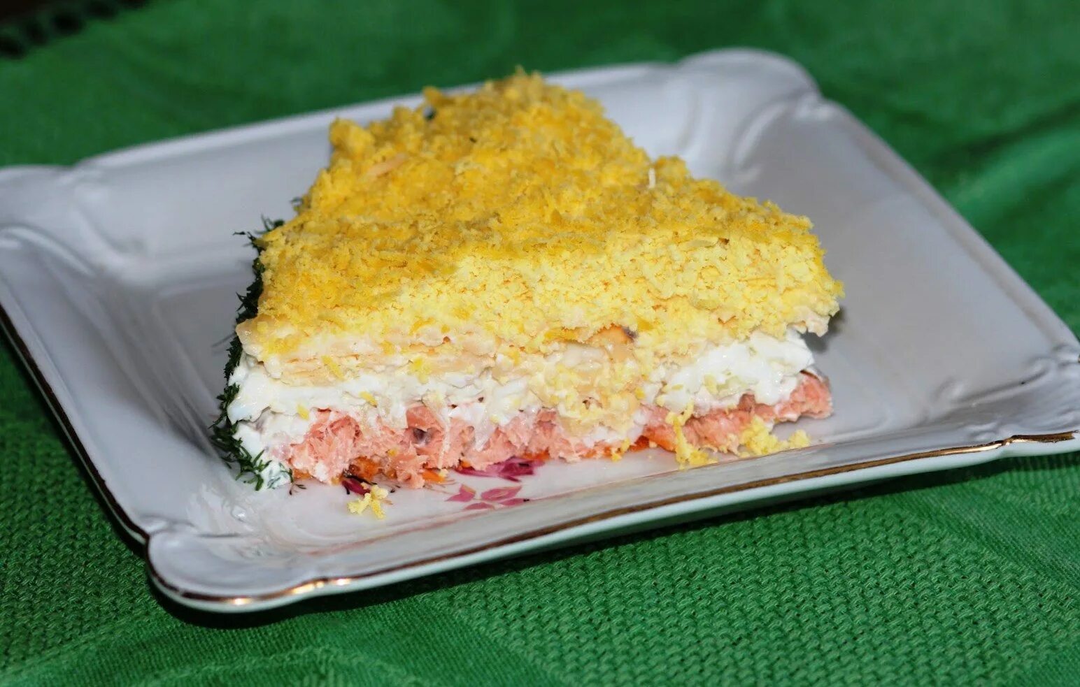 Мимоза с горбушей без картошки. Мимоза с горбушей без картошки. Мимоза с горбушей без картошки. Салат мимоза без картошки и моркови. Мимоза без моркови.