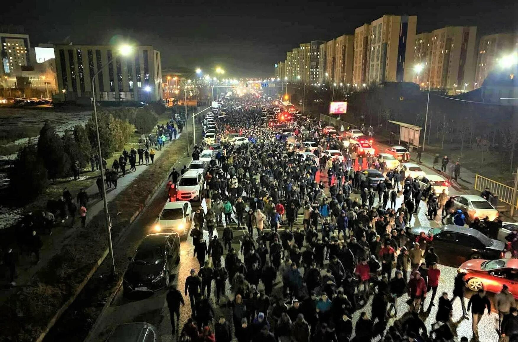 Что творится в казахстане сегодня. Протесты в Казахстане Алматы. Протесты в Казахстане 2022. Протесты в Казахстане сейчас. Беспорядки в Казахстане 2022.