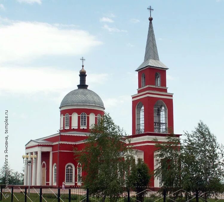 Храм воскресения христова борисовка. Храм воскресения христова с хотмыжск. Хотмыжский монастырь белгородская область. Храм в хотмыжске белгородская область. Храм воскресения христова хотмыжск белгородская область.