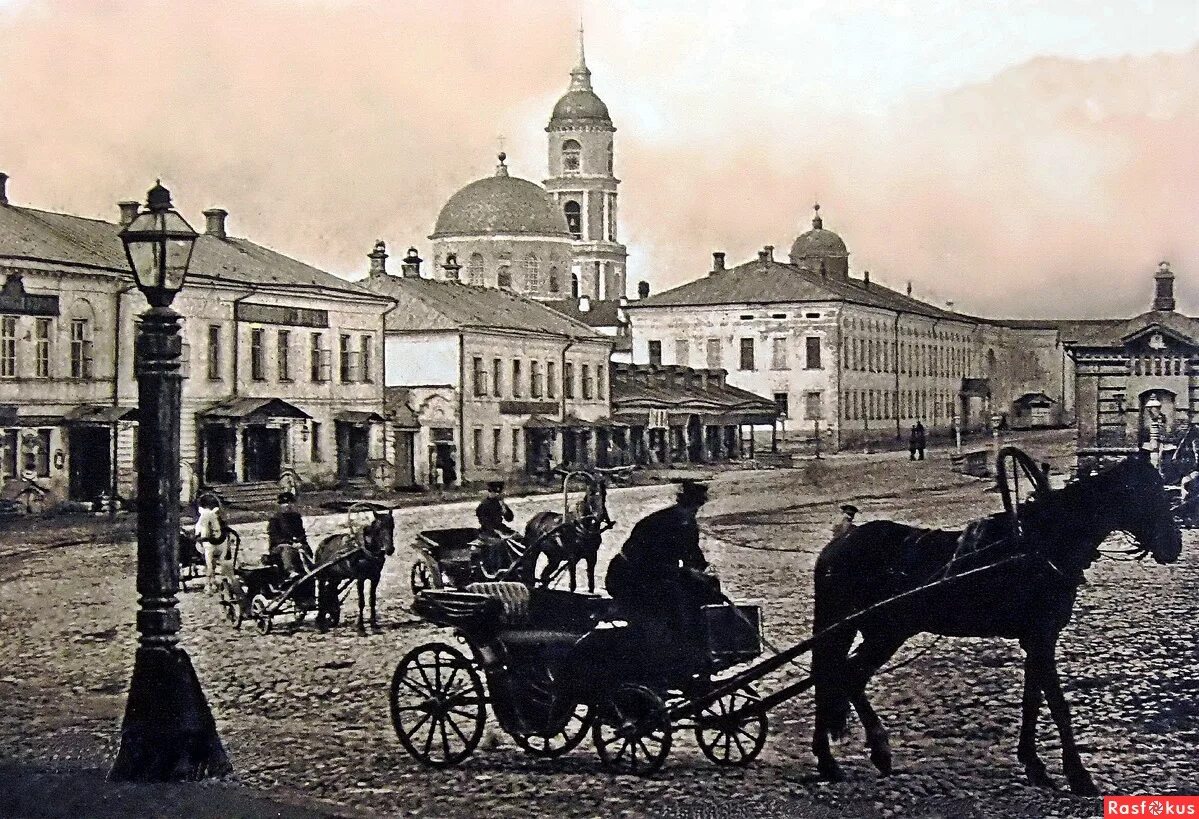 стиль ампир сувениры. старинное 18. старинное 18. 19 век кабинетный шкаф. историческая мебель эпохи рококо.