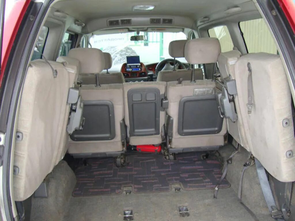 Салон тойота айс. Toyota Noah 2001 салон. Toyota Lite Ace Noah салон. Сиденья Toyota Town Ace Noah. Toyota Lite Ace Noah 1996 салон.