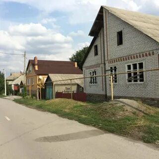 Дед дом в красном сулине