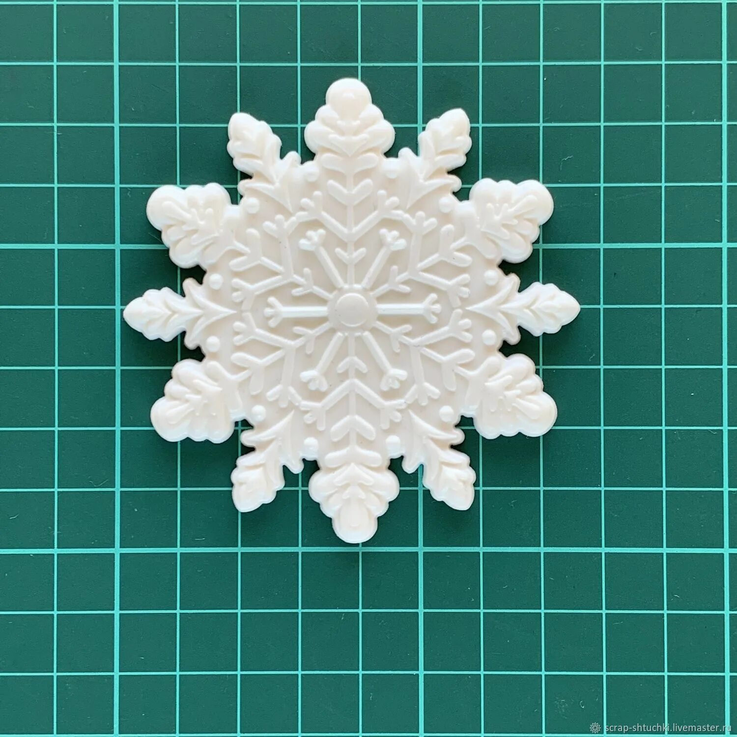 самая большая снежинка в мире. объемная снежинка из пенопласта. памятник снежинке рыбинск. огромная снежинка. огромная снежинка.