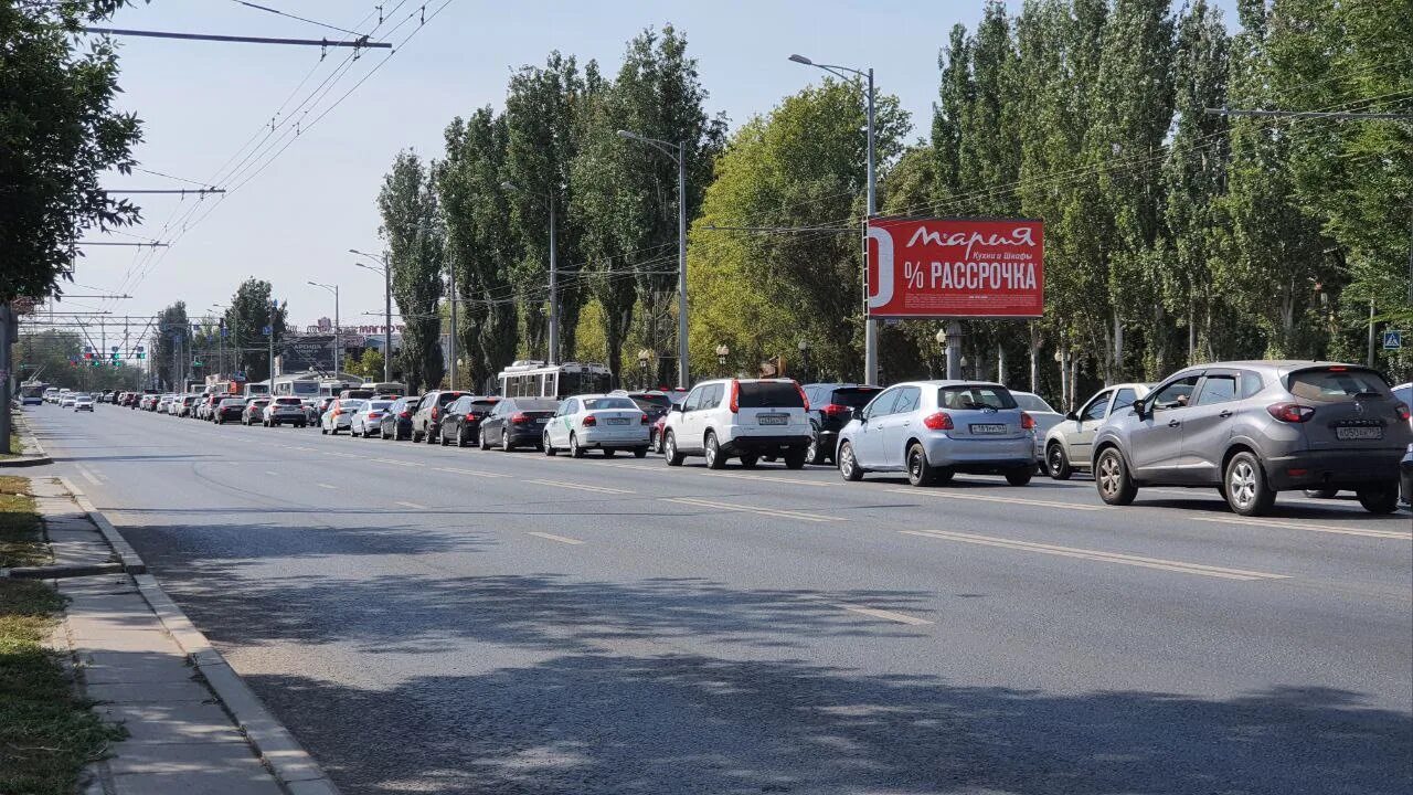Московское шоссе 28 перекресток самара. Затор на дороге. Огромная пробка самара. Пробки г самара. Пробки на московском шоссе самара.