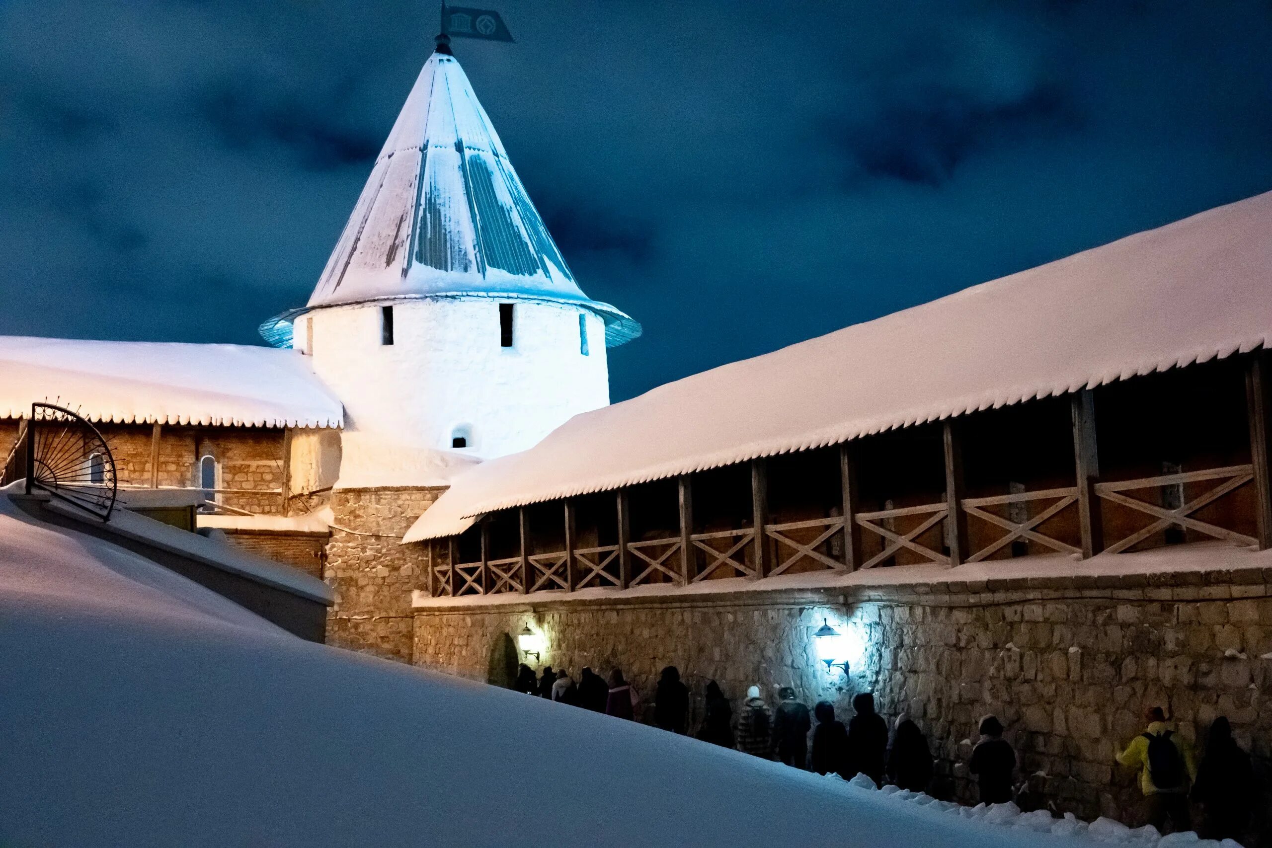 Историко архитектурный комплекс казанский кремль юнеско. Казань дата. Кул шариф столица татарстана. Казанский кремль. Пушечный двор казанского кремля 2021.