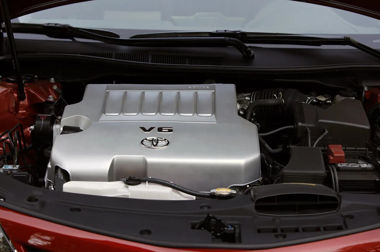 Новая камри двигатель. Toyota Camry 2012 двигатель. Двигатель Камри 70 3.5. Камри 3.5 двигатель Сток. Крышка двигателя Камри 70 3.5.