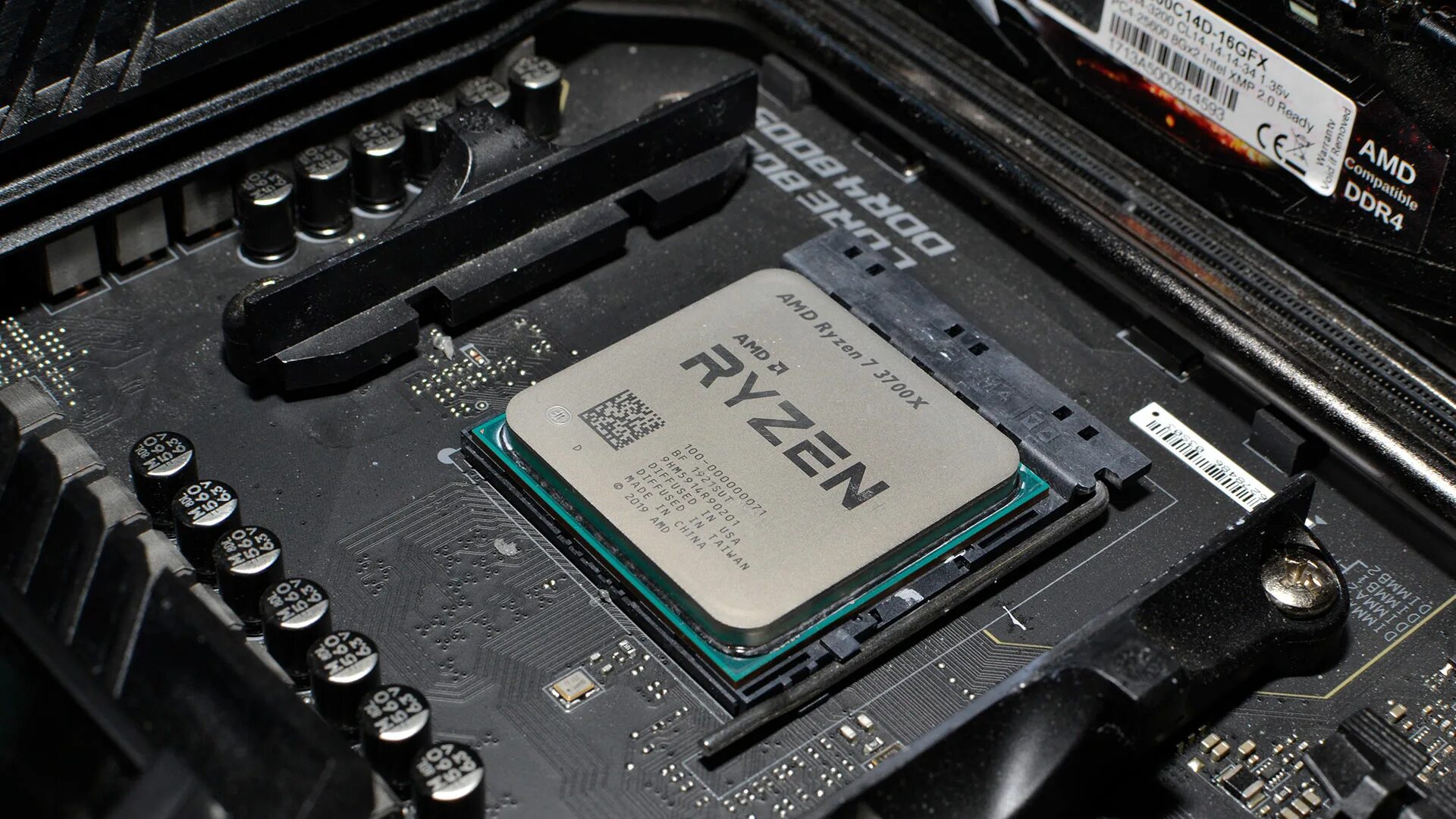 Amd ryzen 7 3700x купить. Ryzen 3700x. Ryzen 7 3700x. AMD Ryzen 7 3700x OEM. Процессор AMD Ryzen 7 3700x Box.