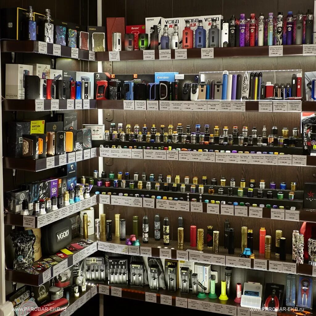 PAROBAR Екатеринбург Крауля Vape shop,. Полки вейпшопа. Полки для вейп шопа. Стеллажи для вейп шопа.