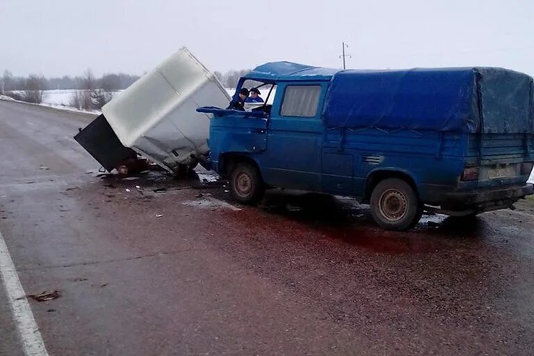Авария 2003 г в архангельске у 95 школы автобус с машиной. Новости бежецка происшествия. Происшествия кесова гора. Вчерашние дтп в бежецке. Автовокзал возле тц бум бежецк.
