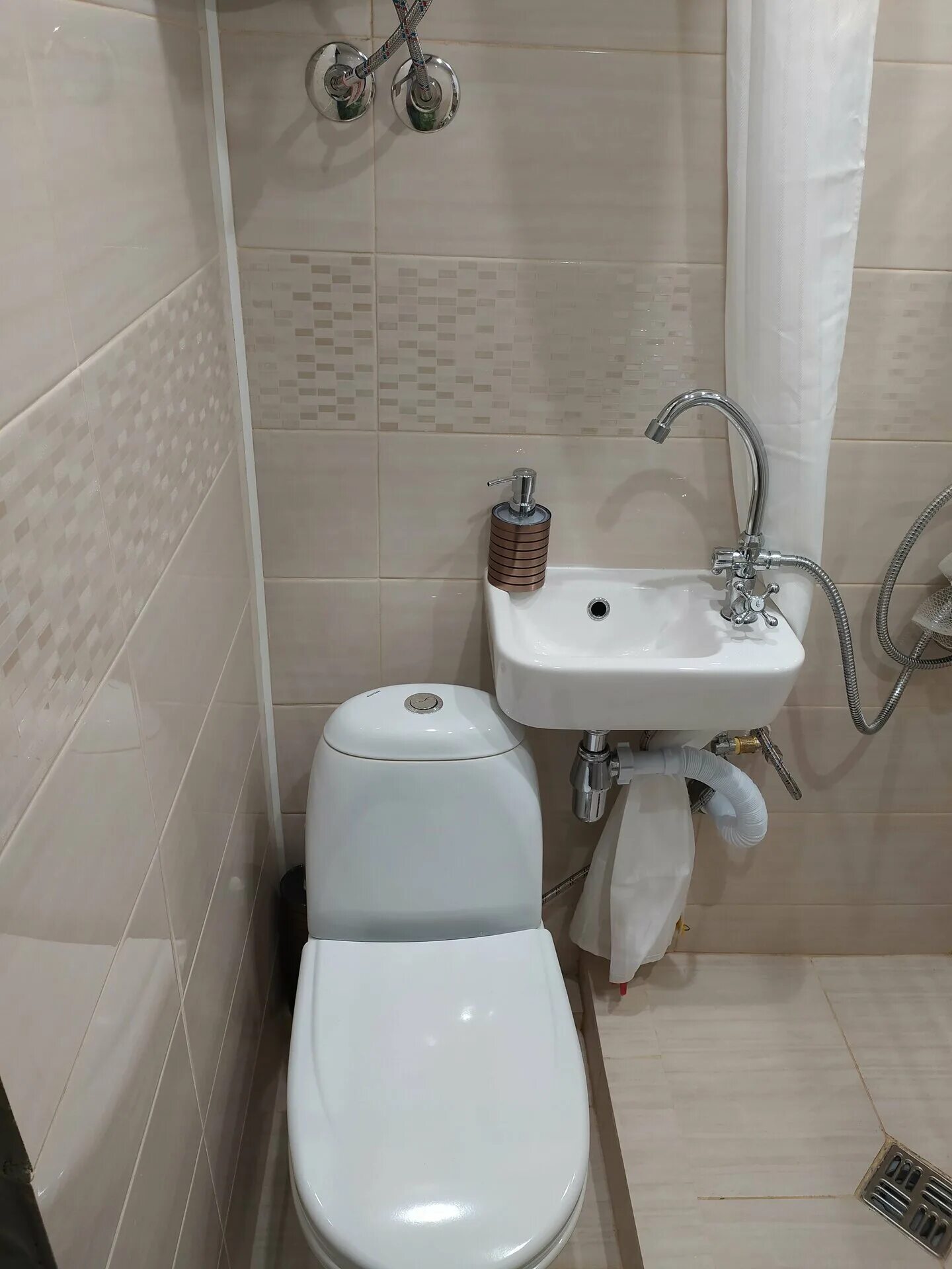 Унитаз-компакт santek римини. Унитаз с бачком напольный serel friendly 6706 с горизонтальным выпуском. Унитазы маленьких размеров. Унитаз ege vitrifiye. Унитаз унтц1 с низкорасположенным бачком.