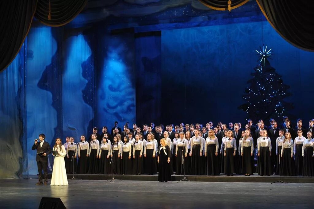 Тюз на пушкинской. Бал маскарад геликон опера. Сатоб самара рождественский концерт. Концерт «рождественский орган». Мужской хор софия самара.