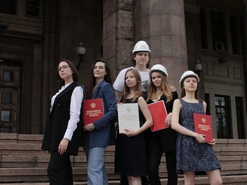 Бакалавр 2021. Как выглядит диплом бакалавра. Володина ниу вшэ. Бакалавр 2021. Высшая школа экономики выпускники.