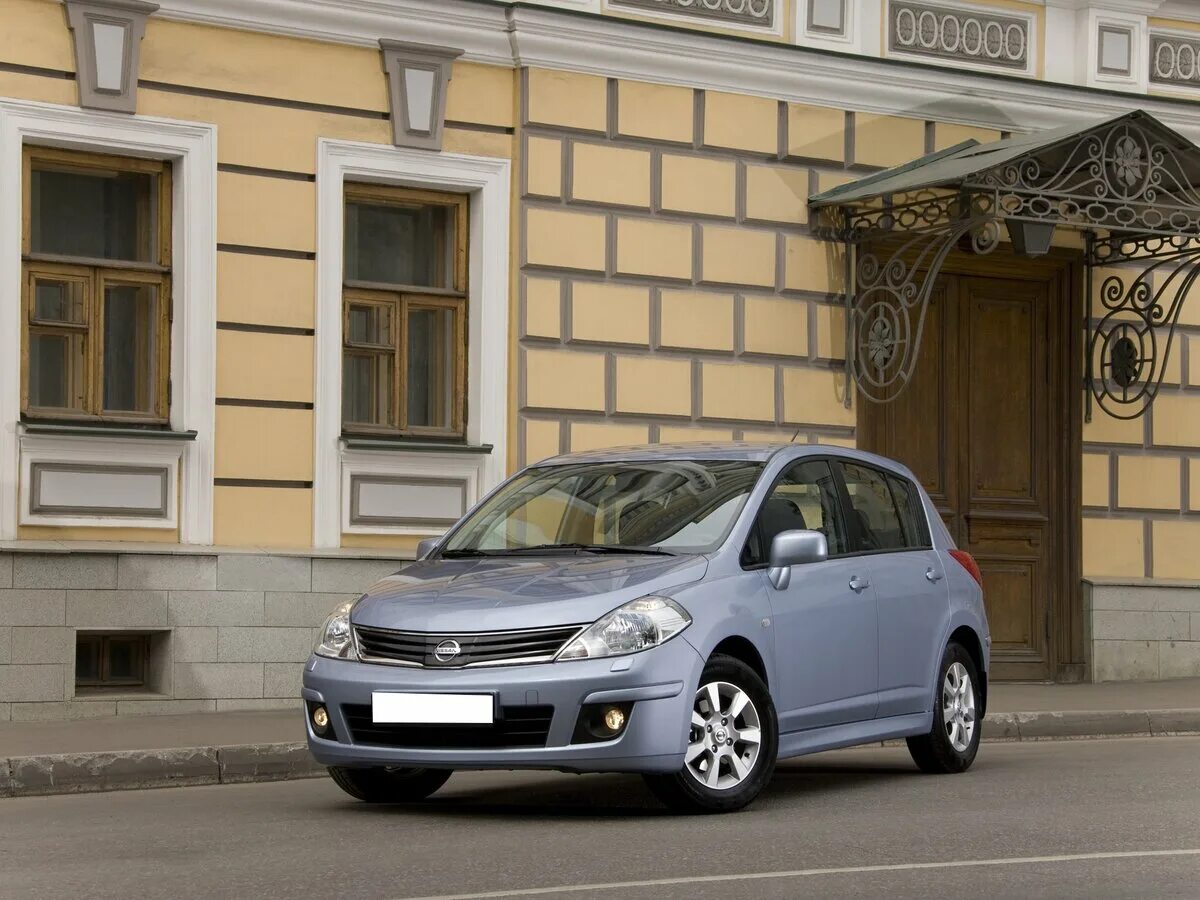 Nissan tiida rs. тиида с11 хэтчбек. Nissan tiida1. Nissan tiida с11. Nissan tiida c11 обвес.