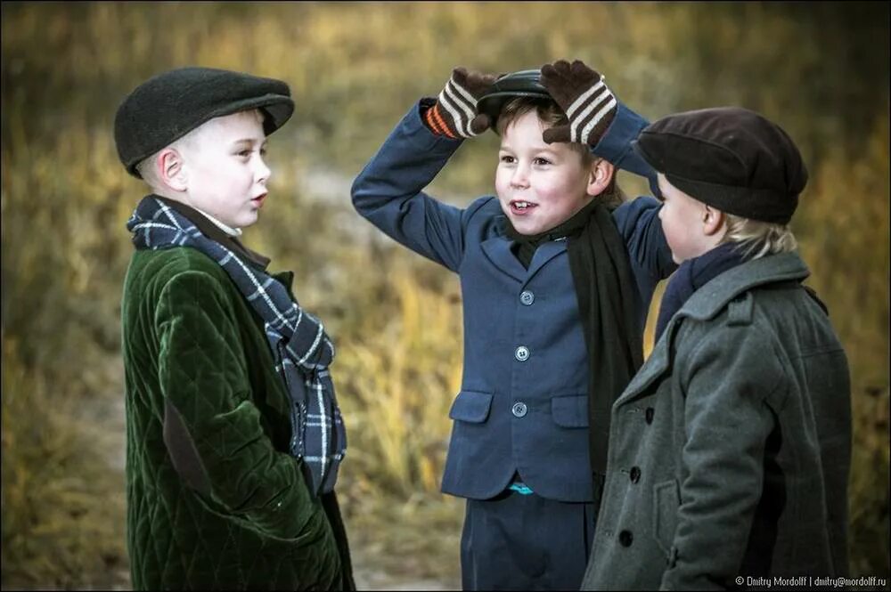 Хулиганство и преступления совершаемые из хулиганских побуждений. Уличный грабеж. Хулиганский умысел. Причинение вреда. Преступление иллюстрация.