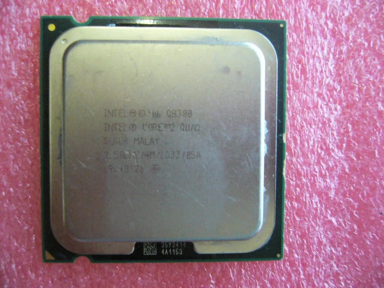 Интел quad. Процессор Intel Core q9500. Quad q9500. Intel Core 2 Quad q9500. Intel Core 2 Quad q9400 Кристалл.