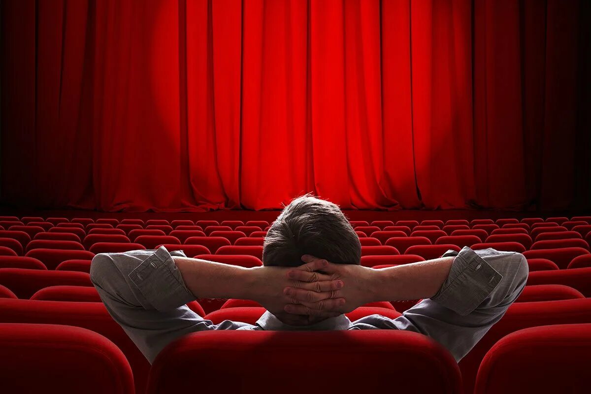 Литература режиссер. Люди в театре. Зрители в зале. Зрители в театре. Люди сидят в театре.