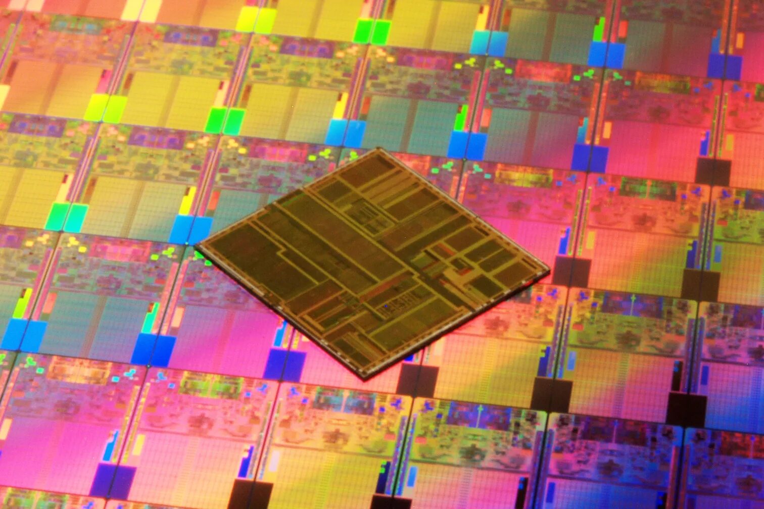 Техпроцесс TSMC. Литография процессора 14 НМ. Микропроцессор 7нм. Intel кремниевая пластина. Игры работающие на процессоре